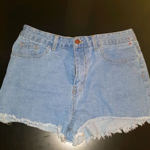 Boyfriend frayed jeans shorts Forever 21
